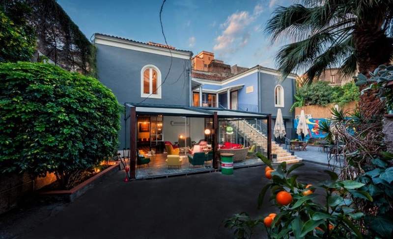 The Yard Hostel  Catania