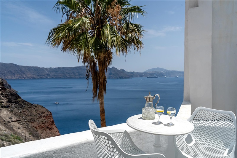 Vogue Suites  Oia