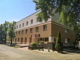 Hotel Touring * *