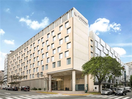 Pullman Lima San Isidro, San Isidro
