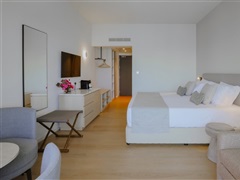 Golden Coast Beach Hotel  Protaras