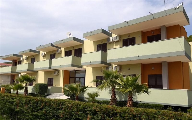 Jaho Hotel  Golem