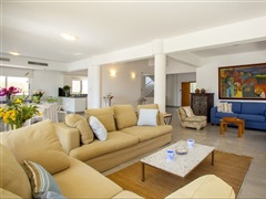 SUNSET BEACHFRONT VILLA MENEOU