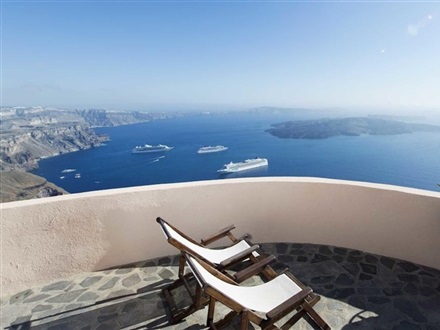 Artemis Villas, Fira