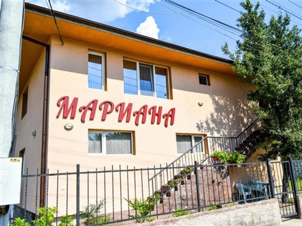 Mariana Apartment, Pavel banya