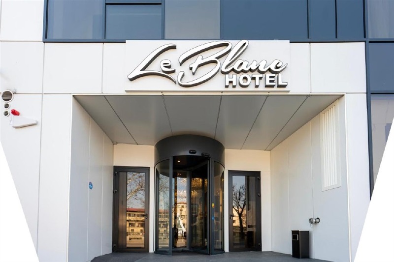 HOTEL LE BLANC COTROCENI.