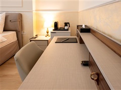 HOTEL LE BLANC COTROCENI.